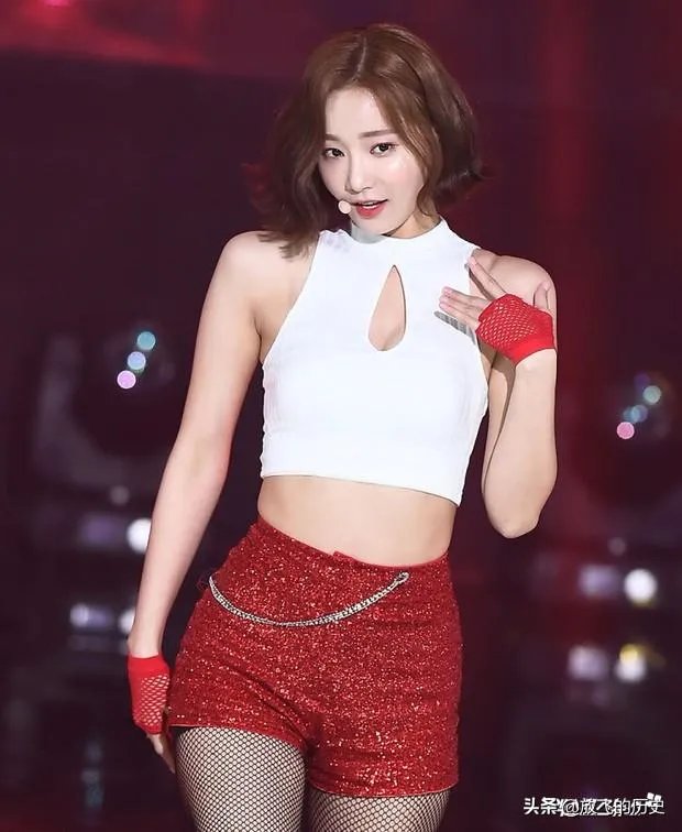 李敏镐妍雨恋情曝光？深夜约会看电影被拍，这波发文否认可信吗？