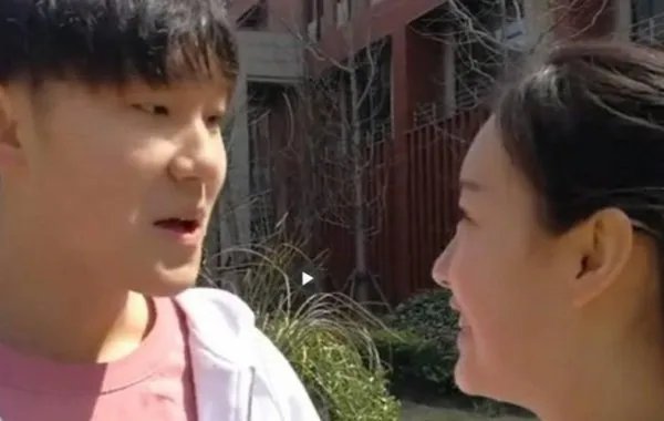 小情侣因艺考相识并相恋是什么情况?