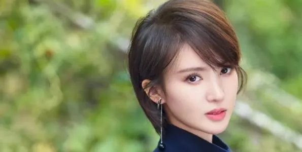 金晨请求网友删除掉假发片的微博,你对她有何看法?