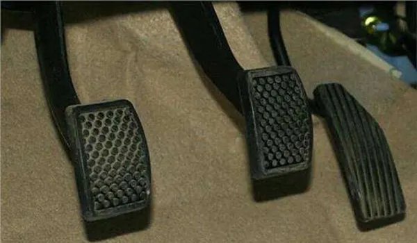 倒车入库技巧图解6个步骤要掌握,最简单的倒车入库方法包你一分钟学会