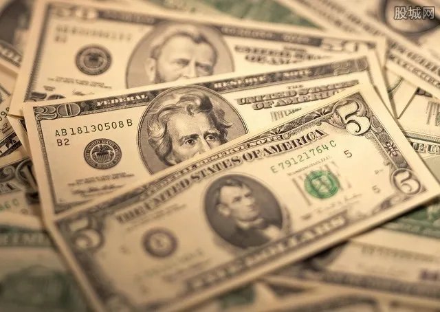 贝佐斯重返全球首富宝座 马斯克身价有所缩水