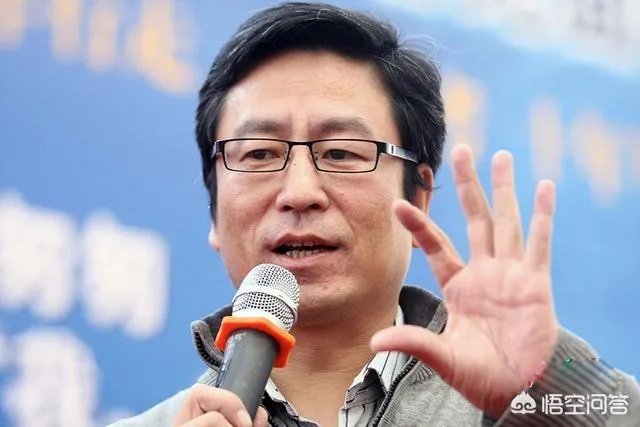 董路微博炮轰白岩松是“充满着井底之蛙的无知和浅薄”，对此你怎么看？