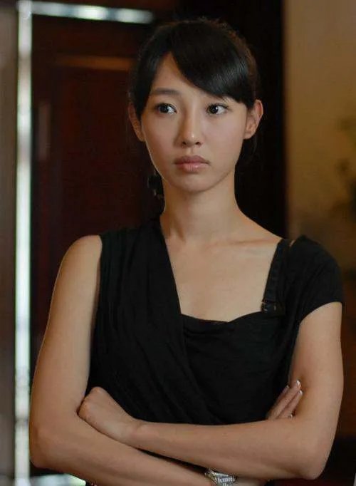 很多人说王洛丹和白百何长得到底有多像?