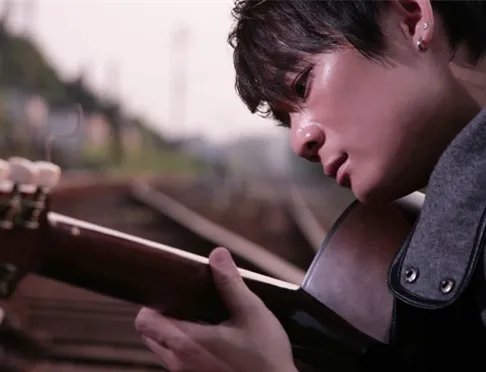 六哲图片大全 带给你不一样的流行歌王