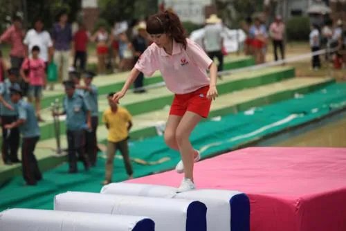 男生女生向前冲节目第一季和第二季有什么区别？