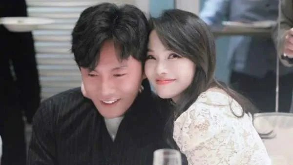 伊能静微博表白53岁的自己，她的一生有过哪些争议？