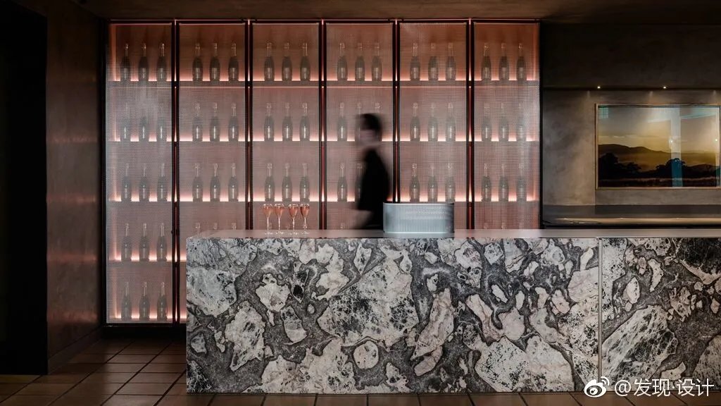 详图【Champagne Supernova】三十年来，LD...