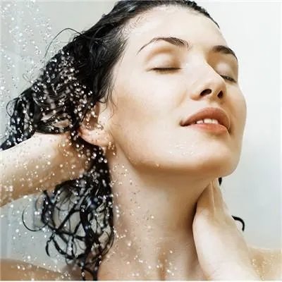 用啤酒洗头的正确方法