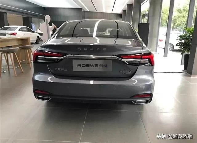 荣威i6MAX这台车我看中了，它是不是适合年轻人开呢？