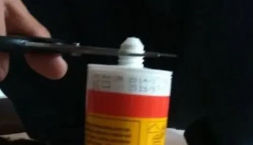 玻璃胶怎么使用
