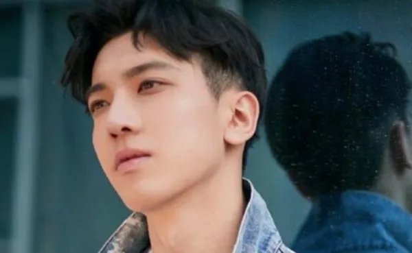 完颜洛绒是满族人吗