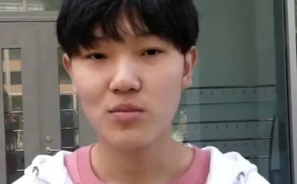 小情侣因艺考相识并相恋是什么情况？