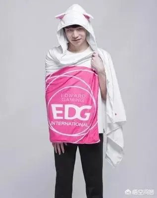 许久没上赛场的厂长现身EDG微博做广告，网友质疑EDG消费厂长的人气，对此你怎么看？