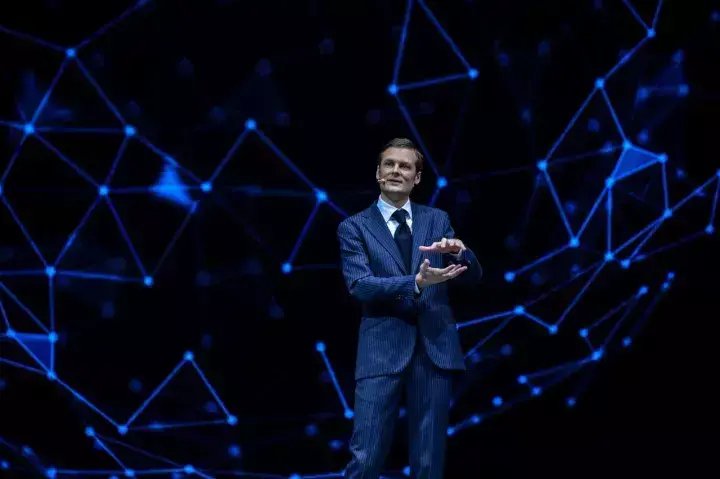 mate10哪年上市时间（HUAWEI Mate 10发售日期）