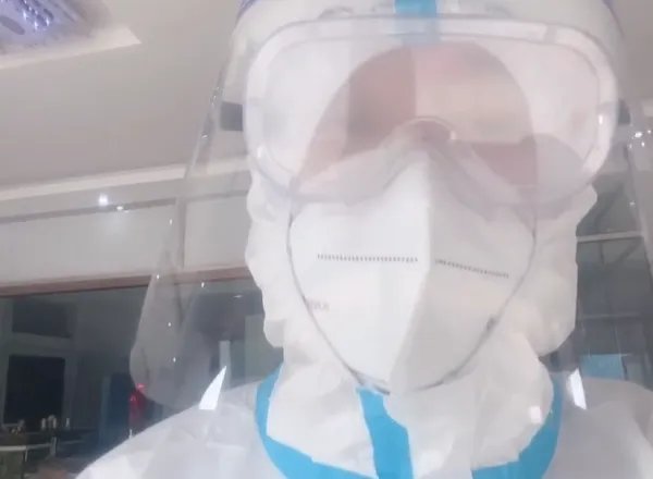 误入武汉大连小伙回应再遇疫情，他的命运为何如此坎坷？