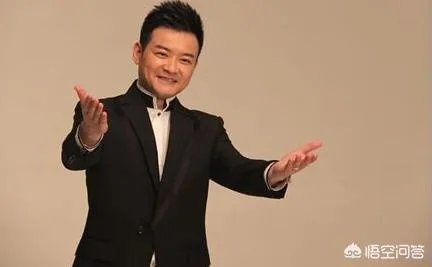 随着央视一批老面孔的消失，请问帅小伙子李佳明又去了哪里？