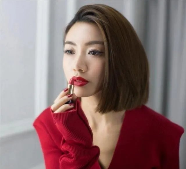 如何看待郑凯微博爆出与程晓玥分手的消息呢？