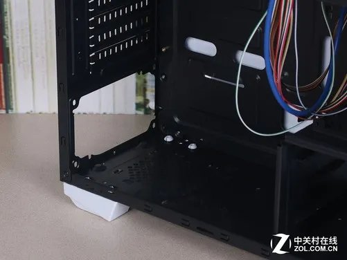 大空间强兼容性 航嘉暗夜猎手3机箱评测