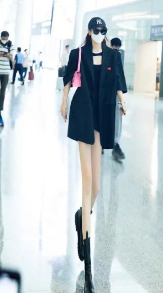 戚薇吐槽工作室P图是怎么回事 戚薇吐槽工作室P图原因是什么