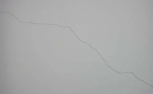 墙面开裂怎么办