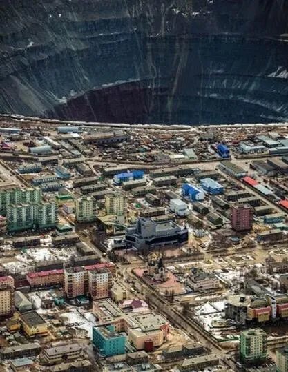 钻石为什么在钻石坑里？