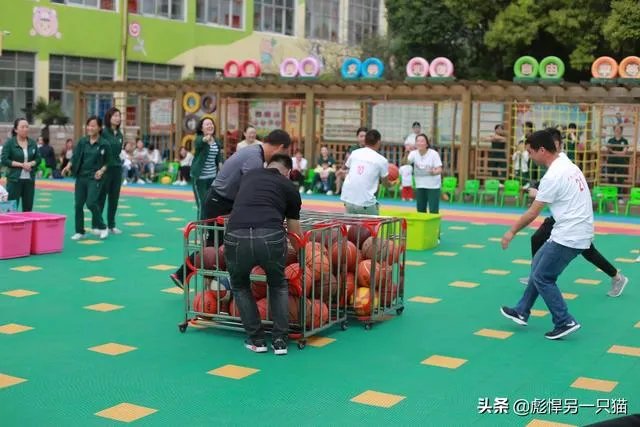 我们三个一起吃饭上课，她们两关系更好一点，我像半透明一样，现在我自己吃饭上课，想问要不要删除微信？