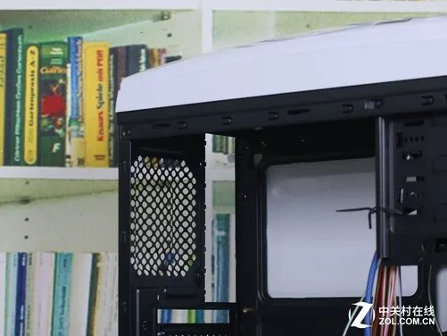 大空间强兼容性 航嘉暗夜猎手3机箱评测