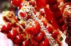 郭德纲给女粉丝送冰糖葫芦花，还有哪些明星给粉丝送礼了?