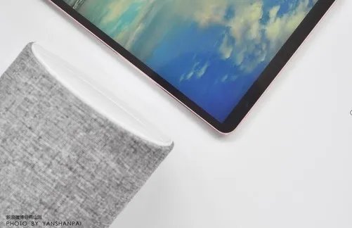 全球最小13吋笔记本MateBook X到底多小