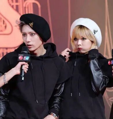 金泫雅与张贤胜接吻图片曝光   二人真实关系大揭秘