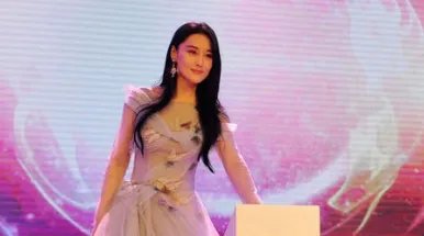 张馨予呼吁别对女演员胖瘦太苛刻，网友对此有何评价？