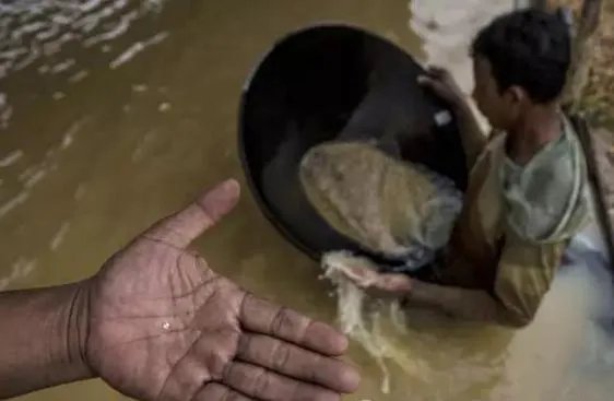 钻石为什么在钻石坑里？