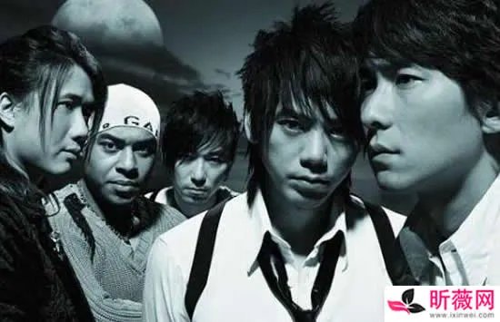 想留不能留才最寂寞是什么歌 歌曲《离歌》演唱者及歌词介绍