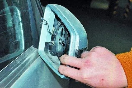 盗后视镜留勒索条，后视镜值得被盗吗？