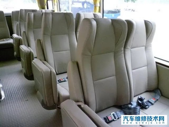 为什么大巴车不能坐第一排？大巴车坐最后一排好不好？