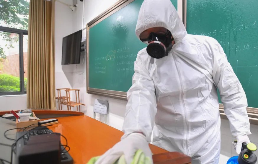 31省区市新增确诊18例均为境外输入，防疫的重点应该放在哪里？