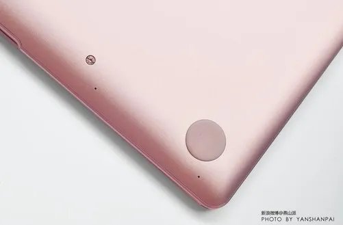 全球最小13吋笔记本MateBook X到底多小
