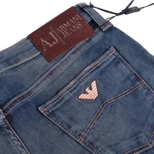 Armani Jeans和阿玛尼是什么关系