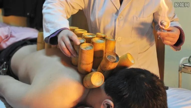 炒药引爆酒精灯烧伤顾客 江湖游医无证卖药惨酿悲剧