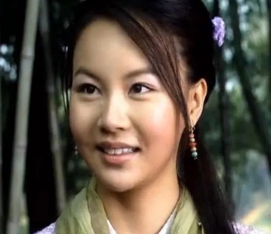 女演员徐熙颜美腿图片大放送 身份背景曝光到底多大了