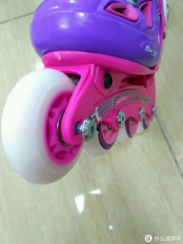 轮滑鞋