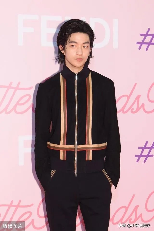 屈楚萧否认恋情，万籽麟回应被分手，屈楚萧到底是个怎样的人？