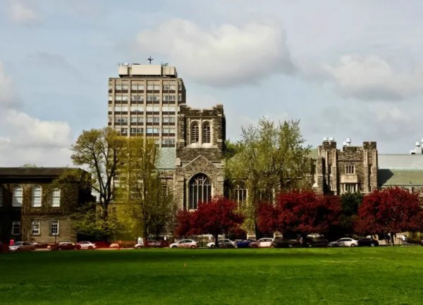 加拿大学校排名