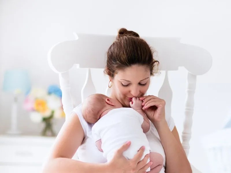 刚出生婴儿的注意事项