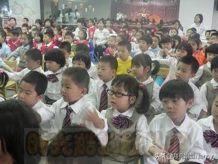 小学老师做微商遭家长投诉被查，这样的老师还有心思教书吗？