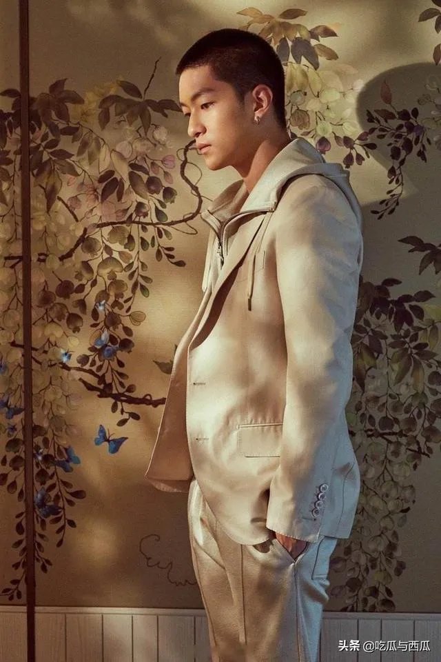 屈楚萧否认恋情，万籽麟回应被分手，屈楚萧到底是个怎样的人？