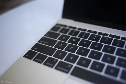 先睹为快！苹果史上最薄Macbook开箱图赏