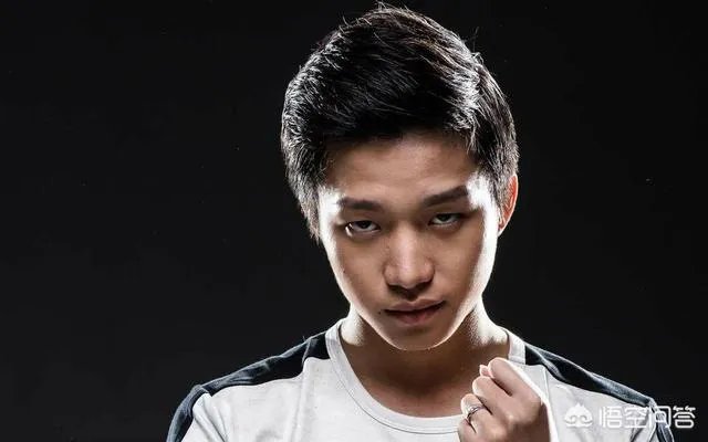 许久没上赛场的厂长现身EDG微博做广告，网友质疑EDG消费厂长的人气，对此你怎么看？