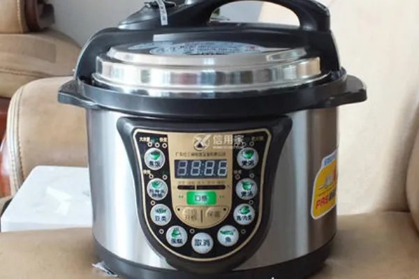 压力锅内最高水温是多少？我国最高 最低气温是多少？