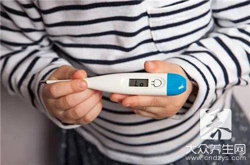  温度计测量体温几分钟
